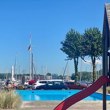 Hausboot Mit Traumlage In Luebeck-Travemuende Hotel Exterior photo