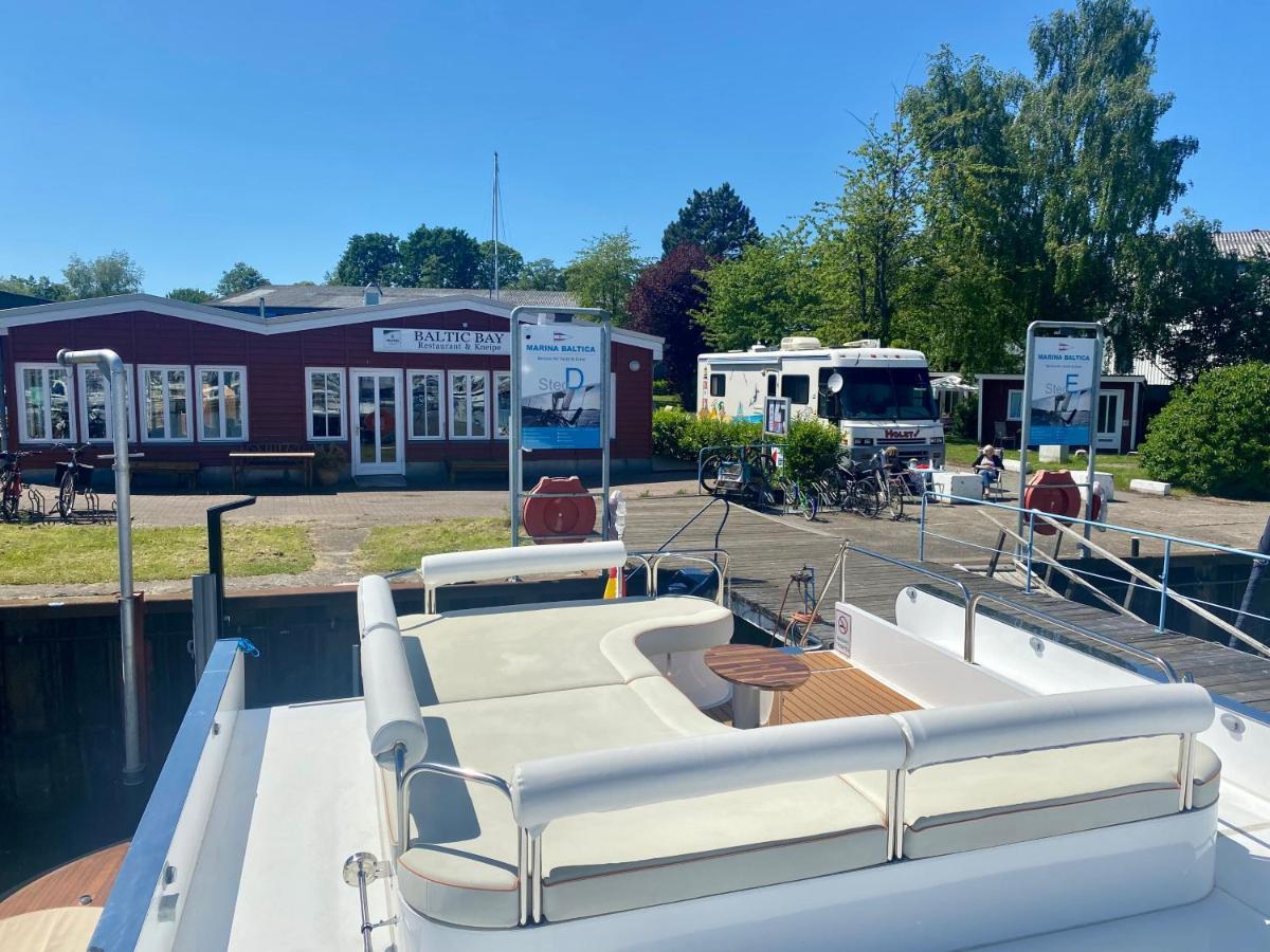 Hausboot Mit Traumlage In Luebeck-Travemuende Hotel Exterior photo