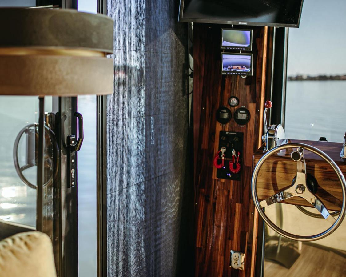 Hausboot Mit Traumlage In Luebeck-Travemuende Hotel Exterior photo