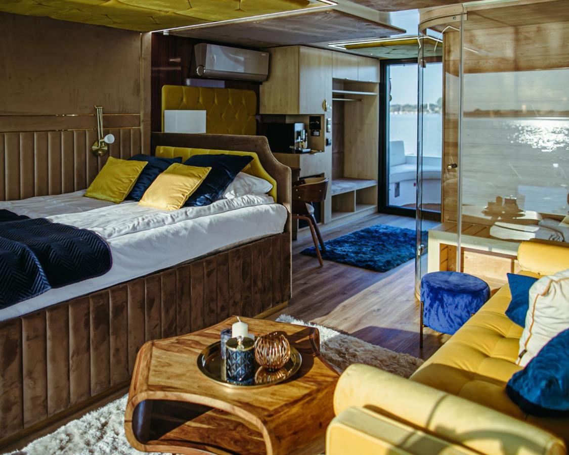 Hausboot Mit Traumlage In Luebeck-Travemuende Hotel Exterior photo