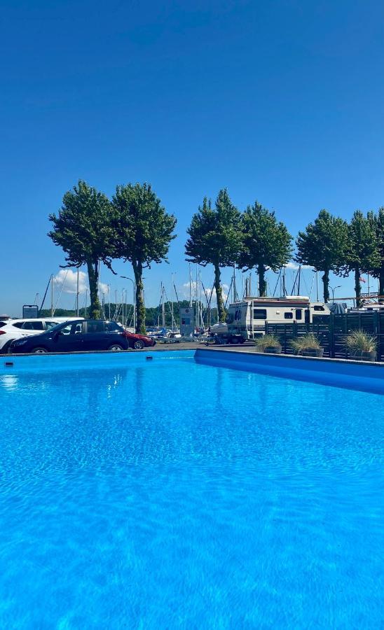Hausboot Mit Traumlage In Luebeck-Travemuende Hotel Exterior photo
