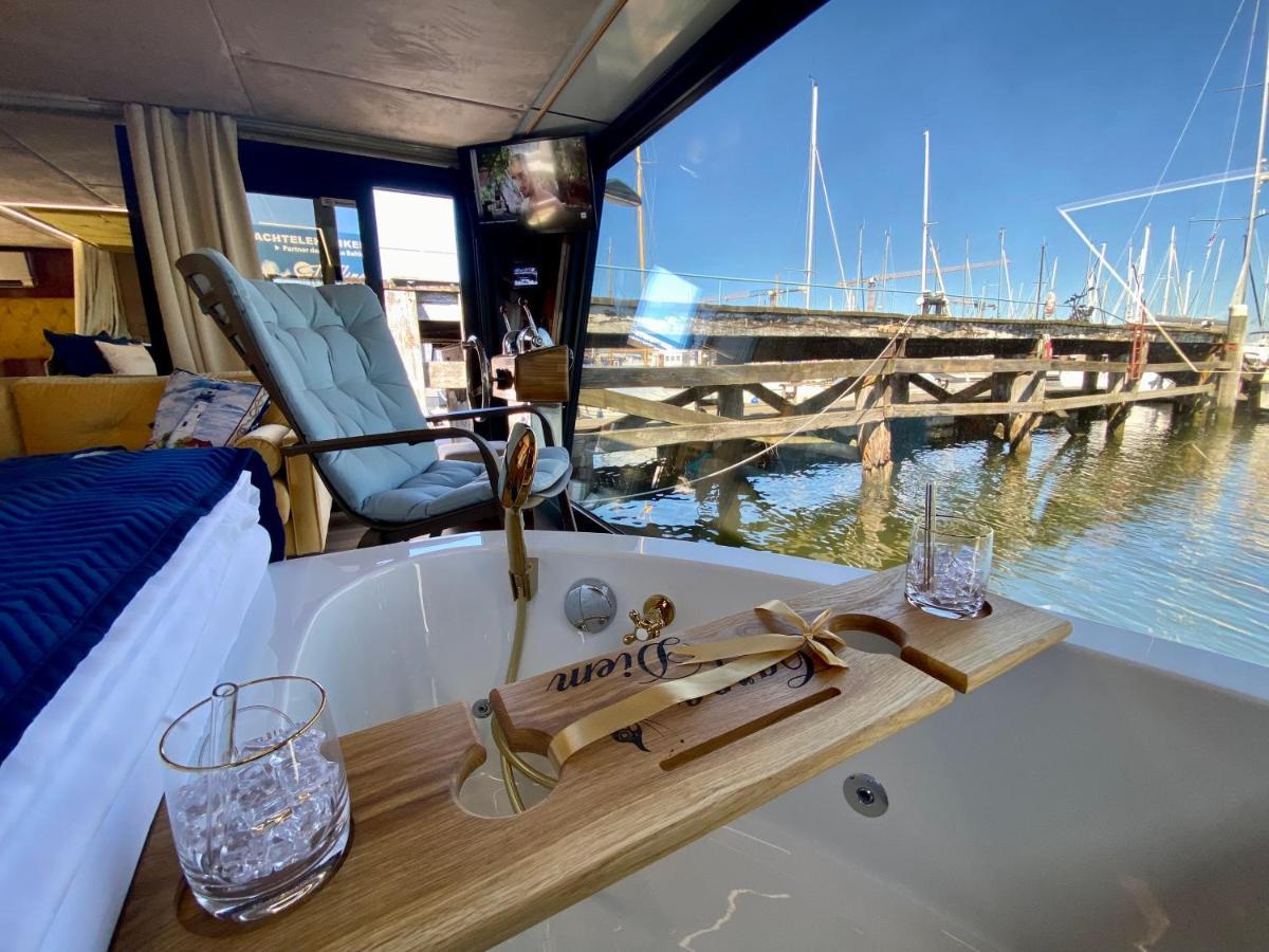 Hausboot Mit Traumlage In Luebeck-Travemuende Hotel Exterior photo